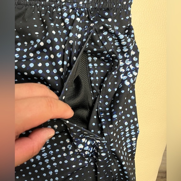 NWT - Under Armour Men’s Training Shorts - Size XL - Picture 6 of 10